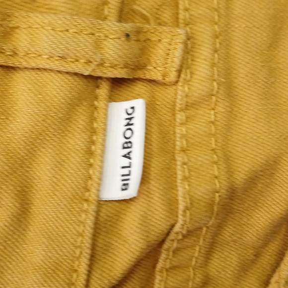 Like new Billabong Distressed Yellow shorts Size Waist 30 - Picture 6 of 7